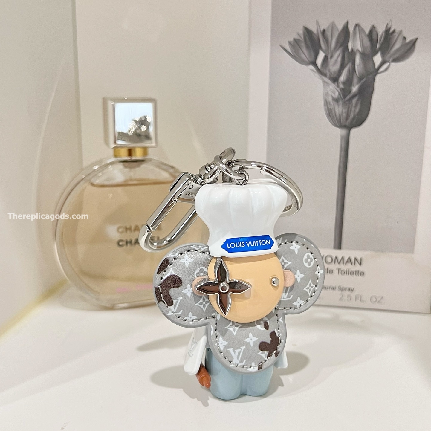 VIVIENNE BAKER BAG CHARM AND KEY HOLDER M01467