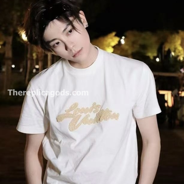EMBROIDERED SIGNATURE T-SHIRT IN WHITE - TP663