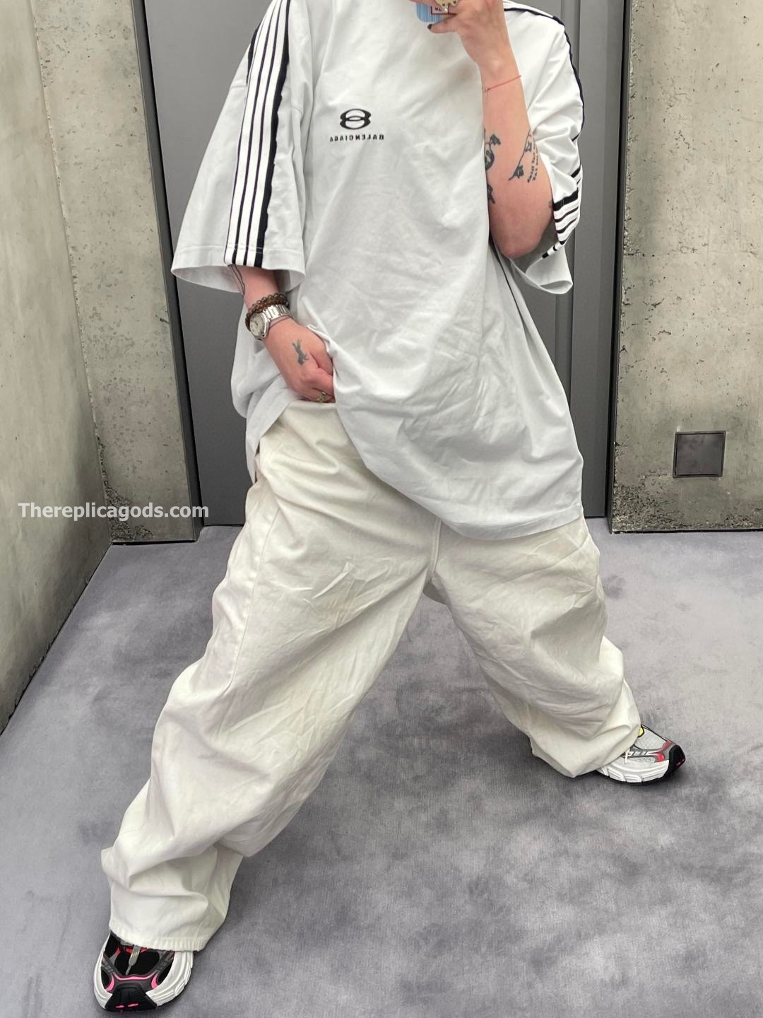 UNITY SPORTS ICON OVERSIZED T-SHIRT IN FADED WHITE - TP596