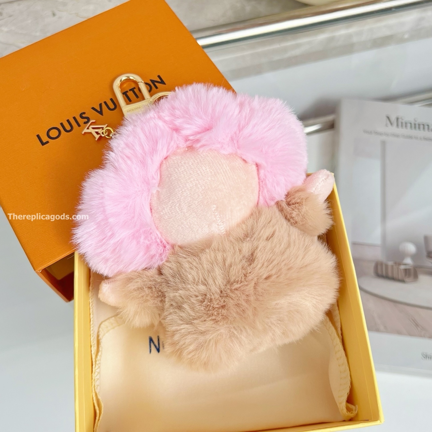 MY VIVIENNE BAG CHARM IN PINK M02348