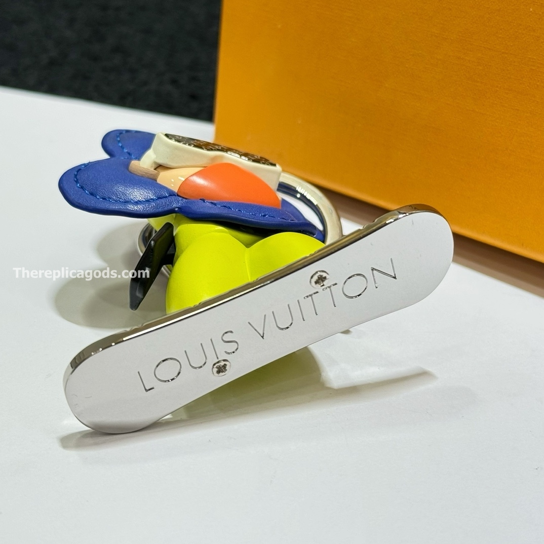 VIVIENNE SNOWBOARD BAG CHARM AND KEY HOLDER