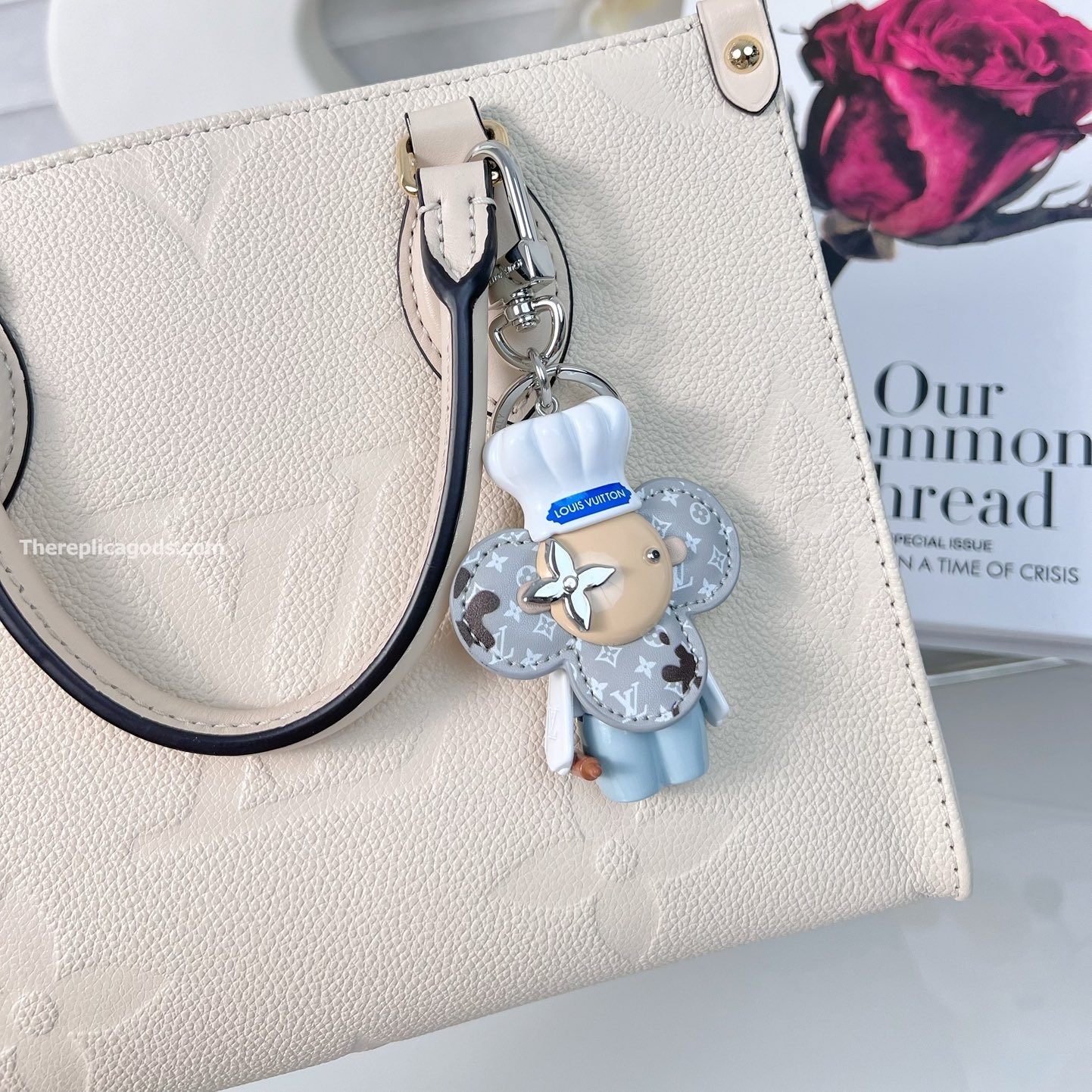 VIVIENNE BAKER BAG CHARM AND KEY HOLDER M01467