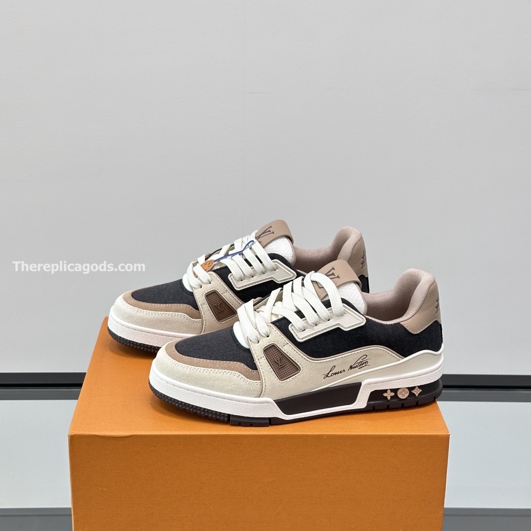 TRAINER SNEAKERS IN BEIGE - LV944