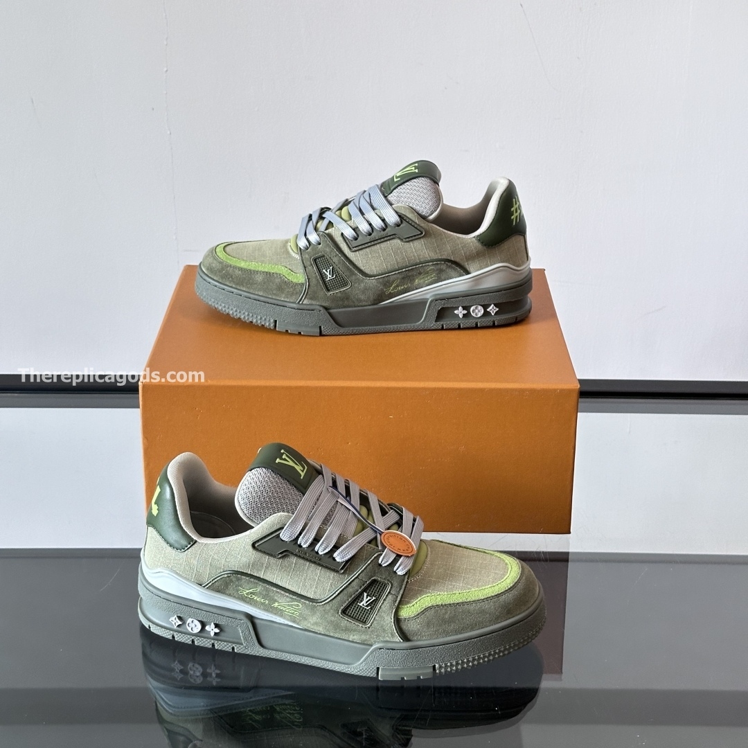 TRAINER SNEAKERS IN GREEN - LV935