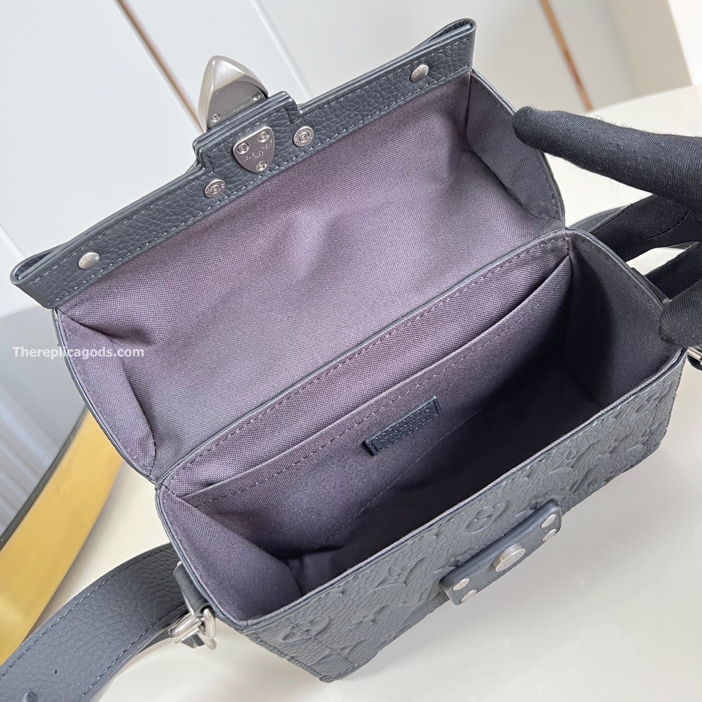 SOUL TRUNK CROSSBAG BLACK TAURILLON MONOGRAM M13871
