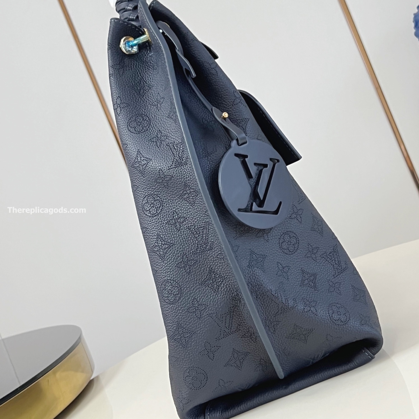 CARMEL HANDBAG NAVY MAHINA CALFSKIN LEATHER M14310