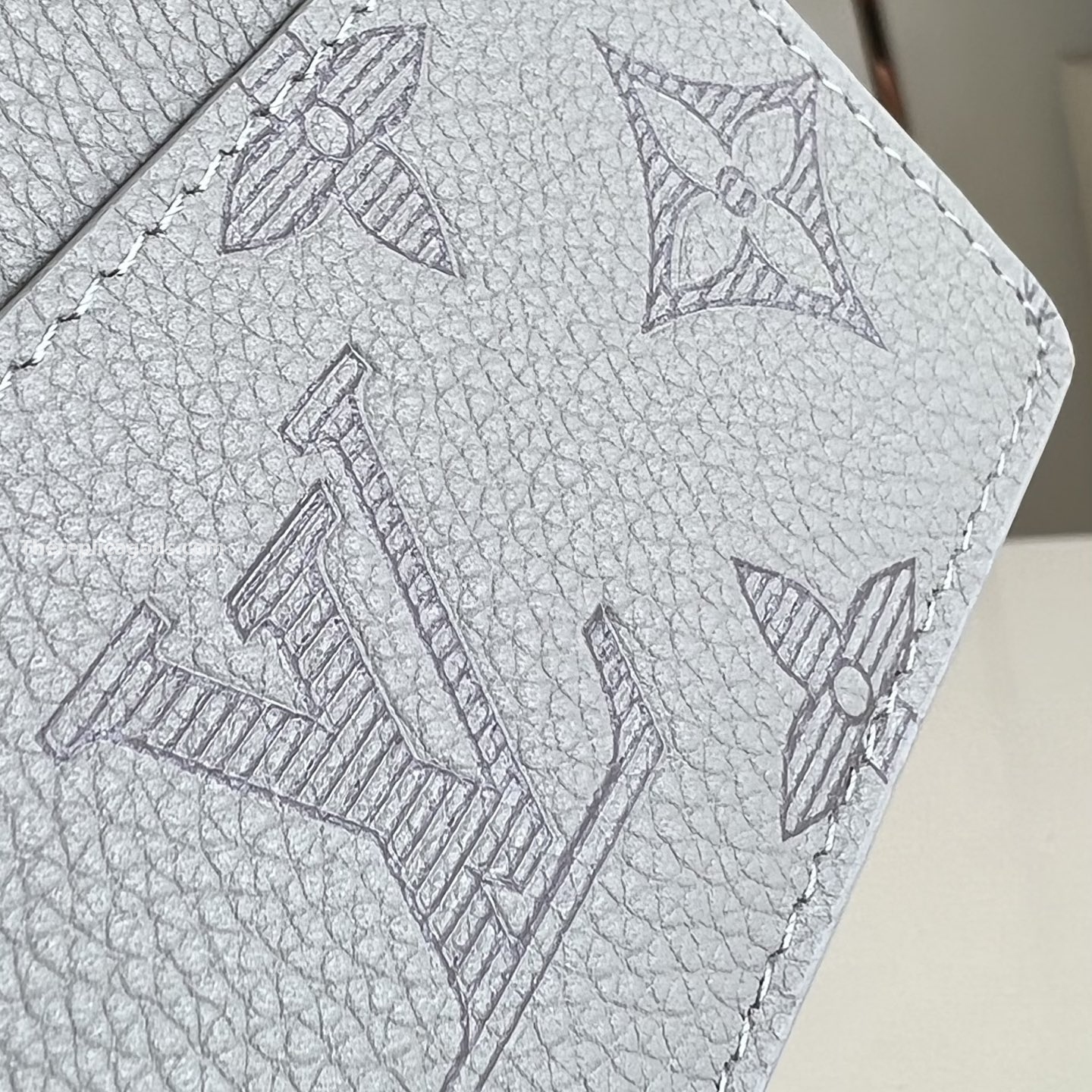 DOUBLE CARD HOLDER WHITE MONOGRAM SHADOW CALFSKIN M83699