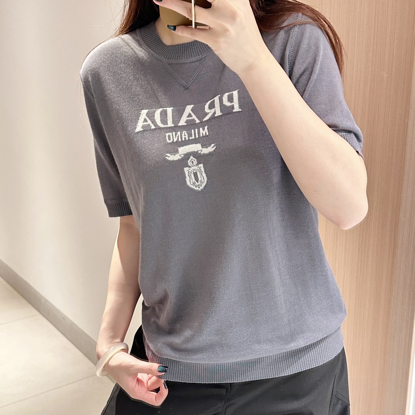 LOGO-INTARSIA KNITTED SHORT-SLEEVE T-SHIRT IN GREY - TP574
