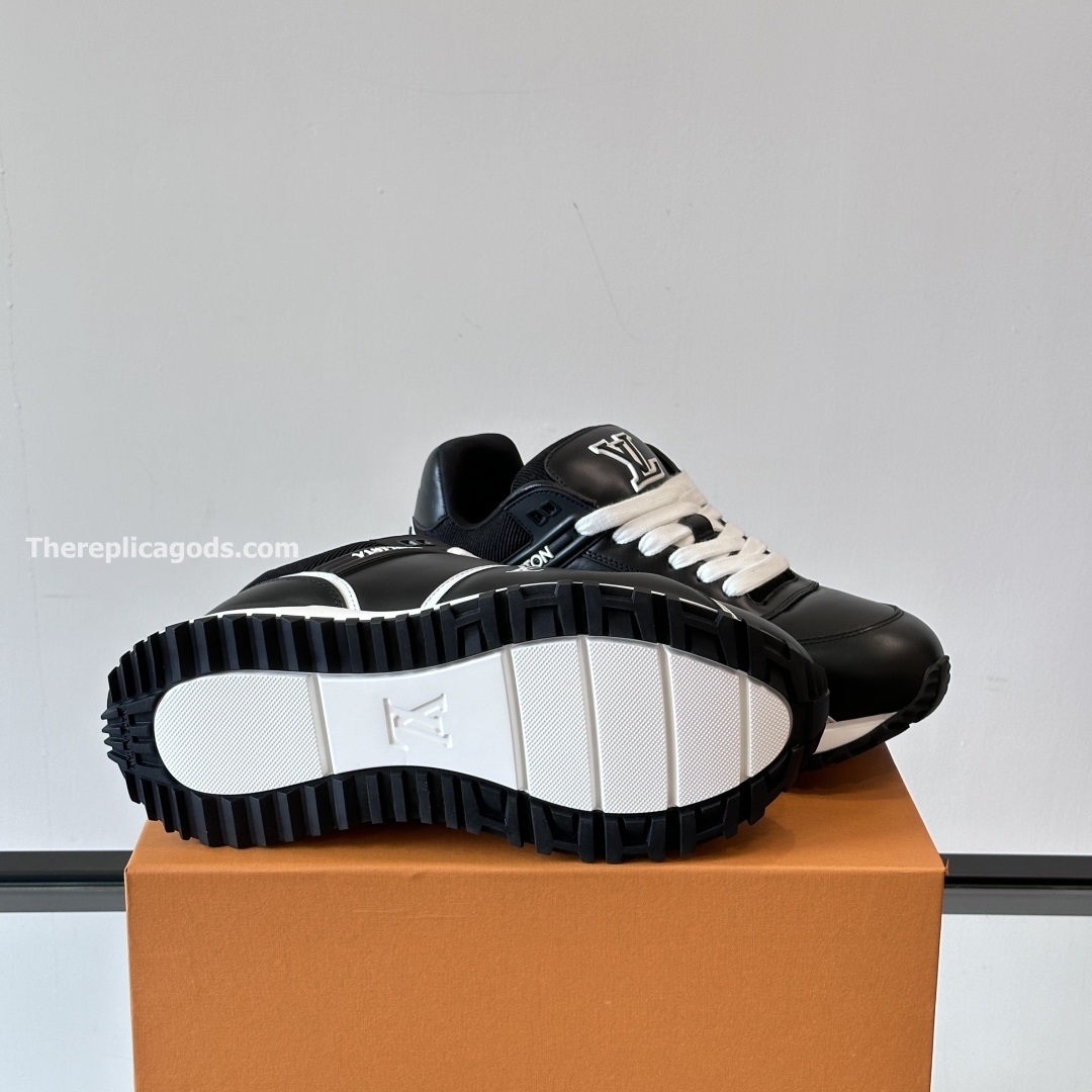 RUN AWAY MAXI SNEAKERS IN BLACK - LV942
