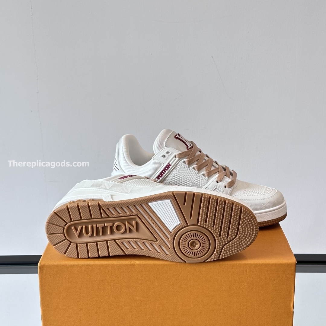 TRAINER SNEAKERS IN WHITE - LV937