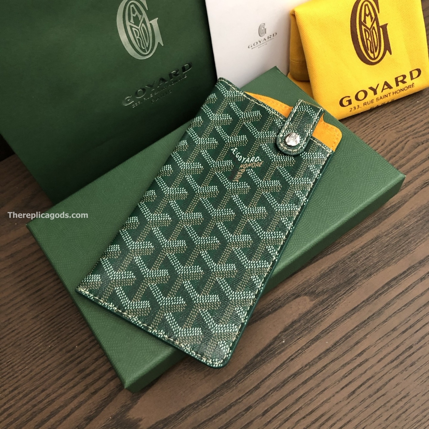 MONTMARTRE GM CASE IN GREEN