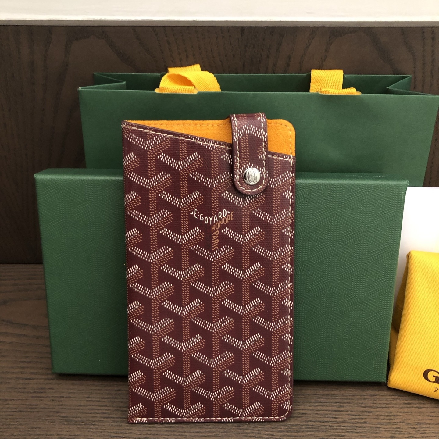 MONTMARTRE GM CASE IN BURGUNDY