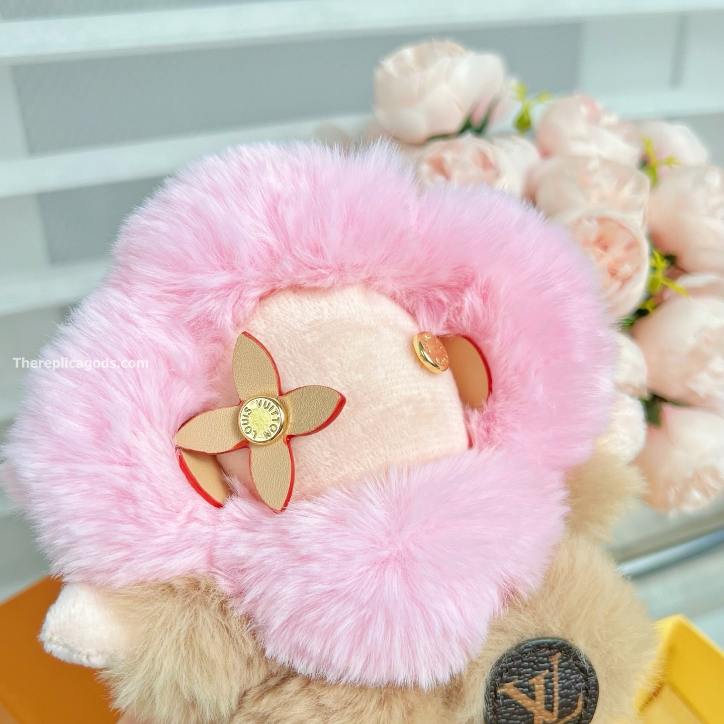 MY VIVIENNE BAG CHARM IN PINK M02348