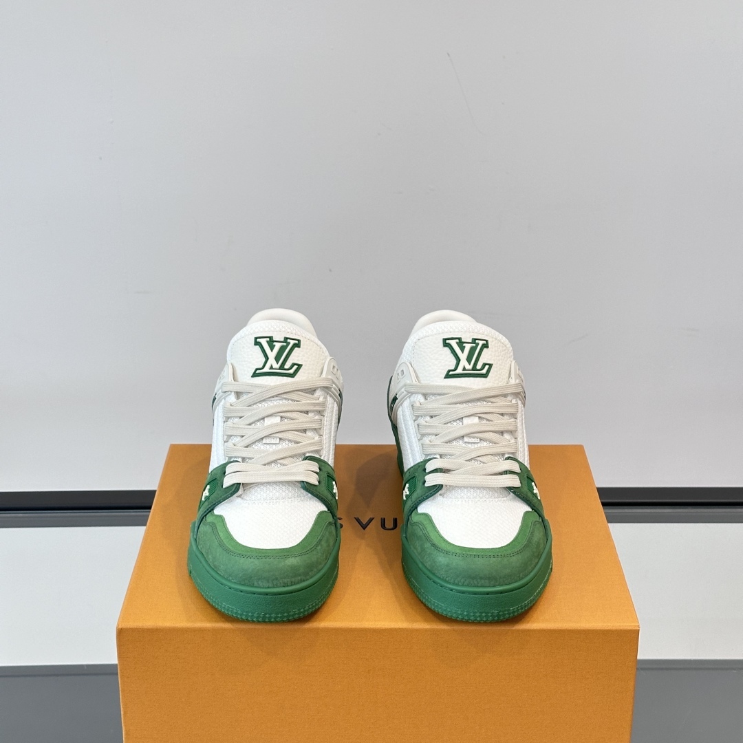 TRAINER SNEAKERS IN WHITE AND GREEN - LV947