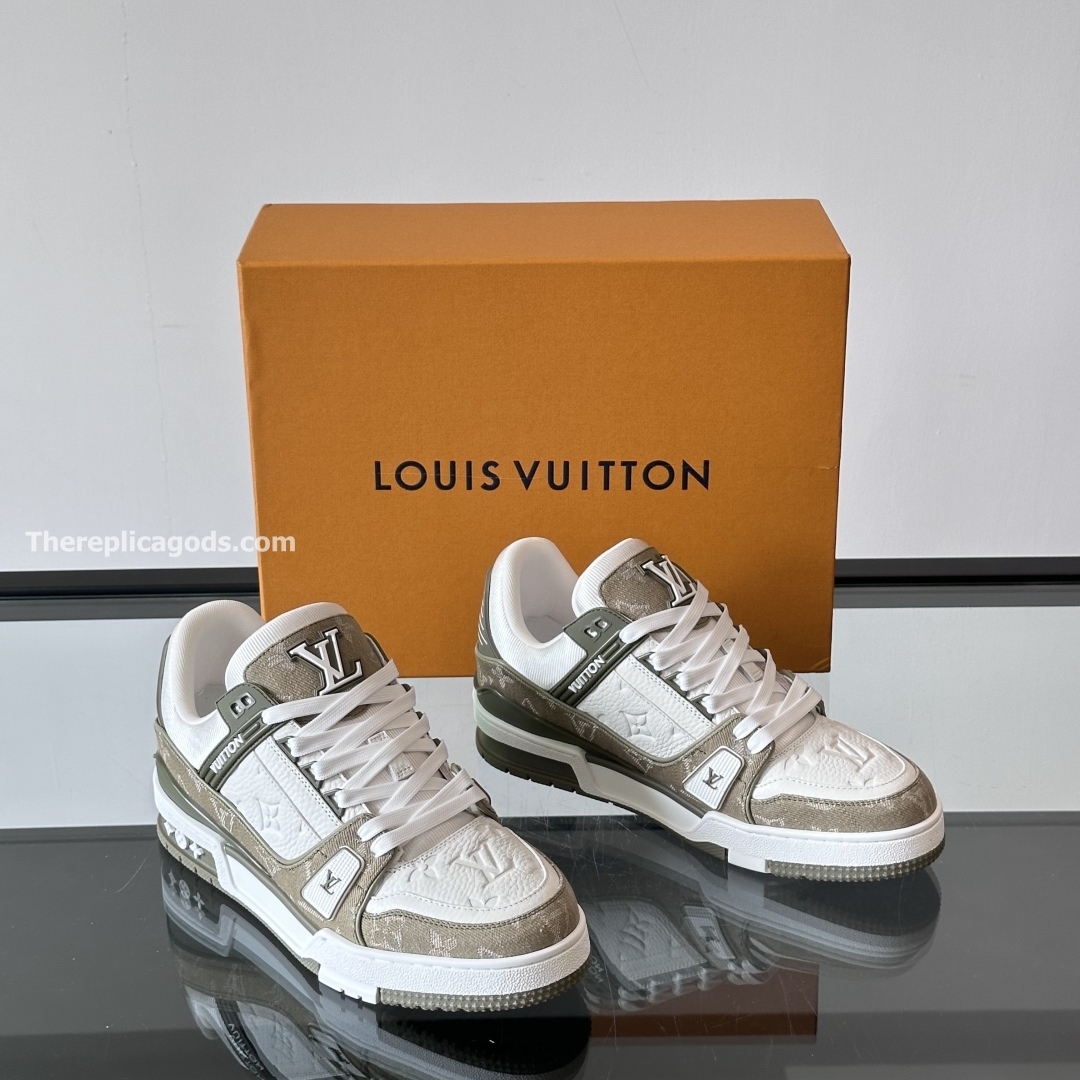 TRAINER SNEAKERS IN KHAKI GREEN - LV948