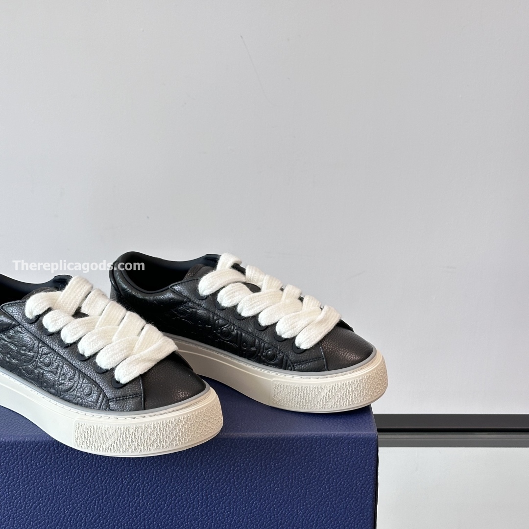 B33 SPIN SNEAKERS BLACK GRAINED CALFSKIN AND BLACK GRAVITY LEATHER - CD413