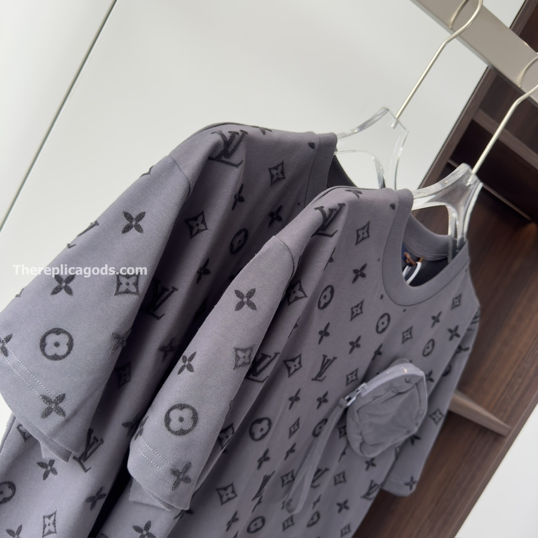 HOOK AND LOOP MONOGRAM SHORT-SLEEVE T-SHIRT IN GREY - TP646