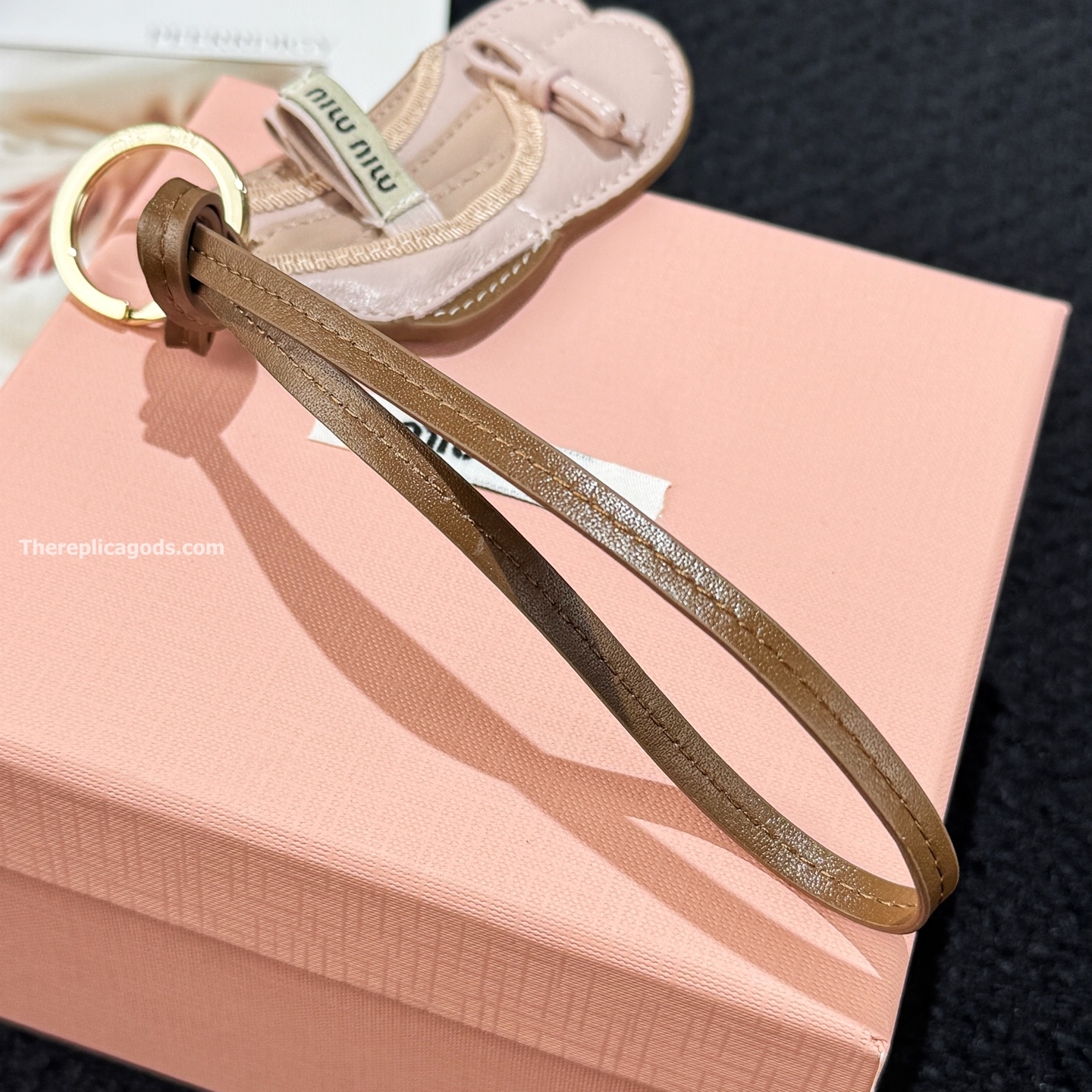 BALLET LEATHER KEYCHAIN TRICK