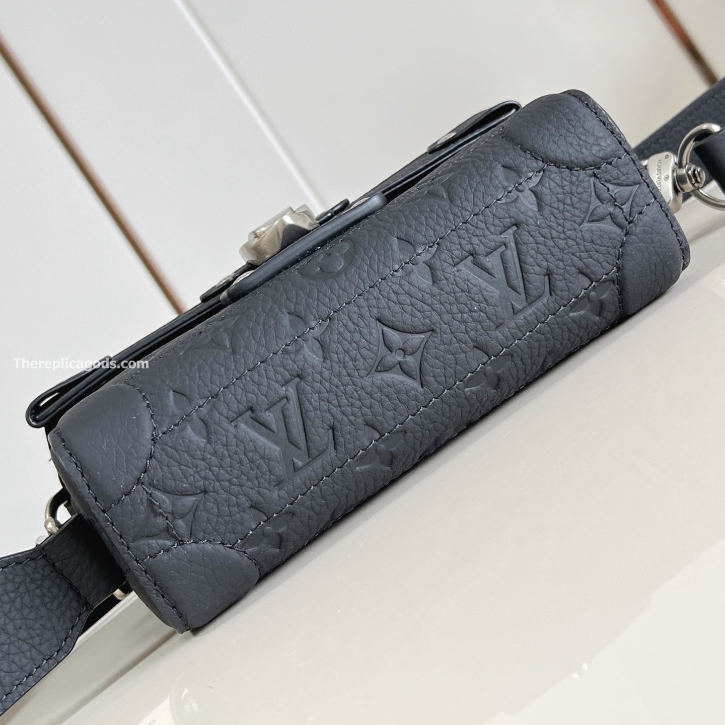 SOUL TRUNK CROSSBAG BLACK TAURILLON MONOGRAM M13871