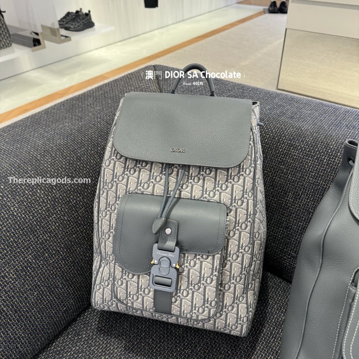 SADDLE BACKPACK WITH FLAP GREY GRAINED CALFSKIN